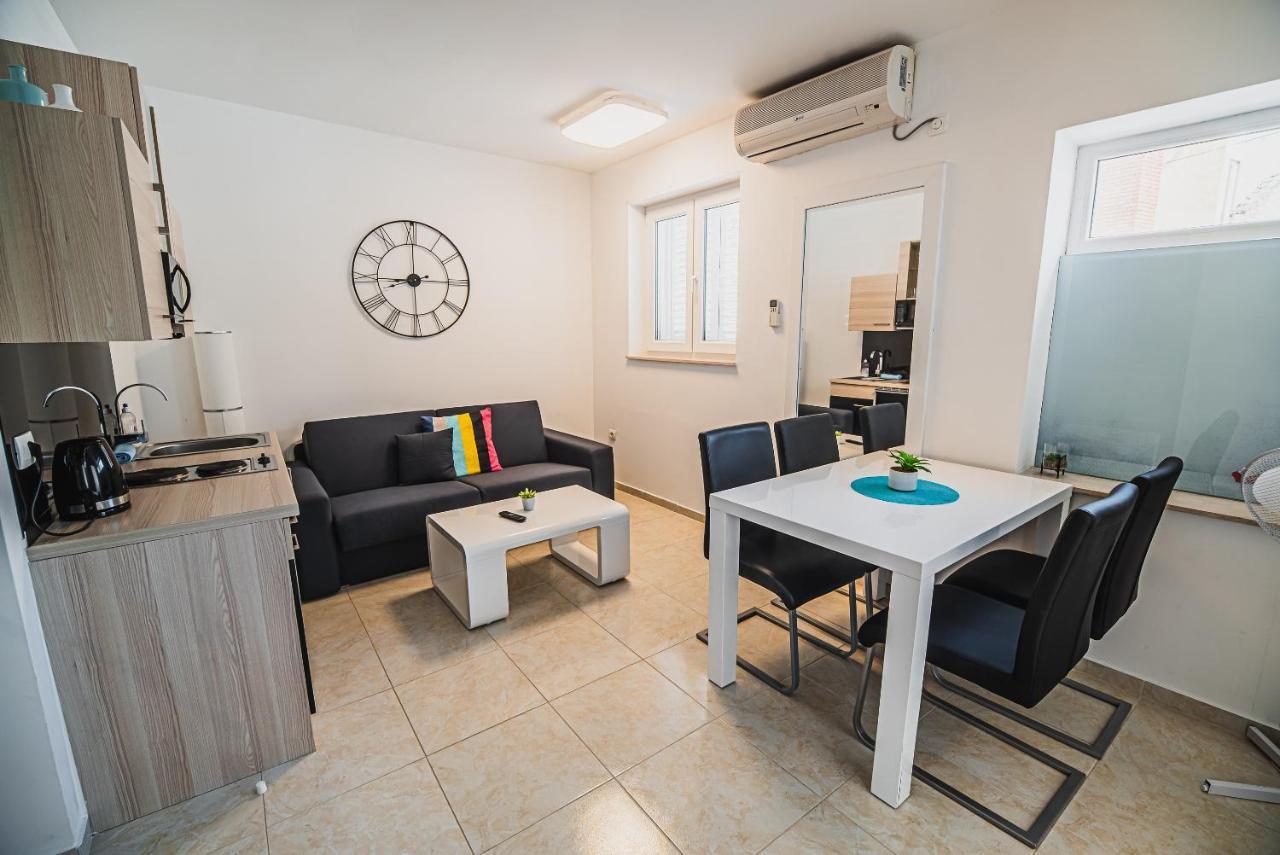 Downtown Park Apartments With Balcony Vodice Dış mekan fotoğraf