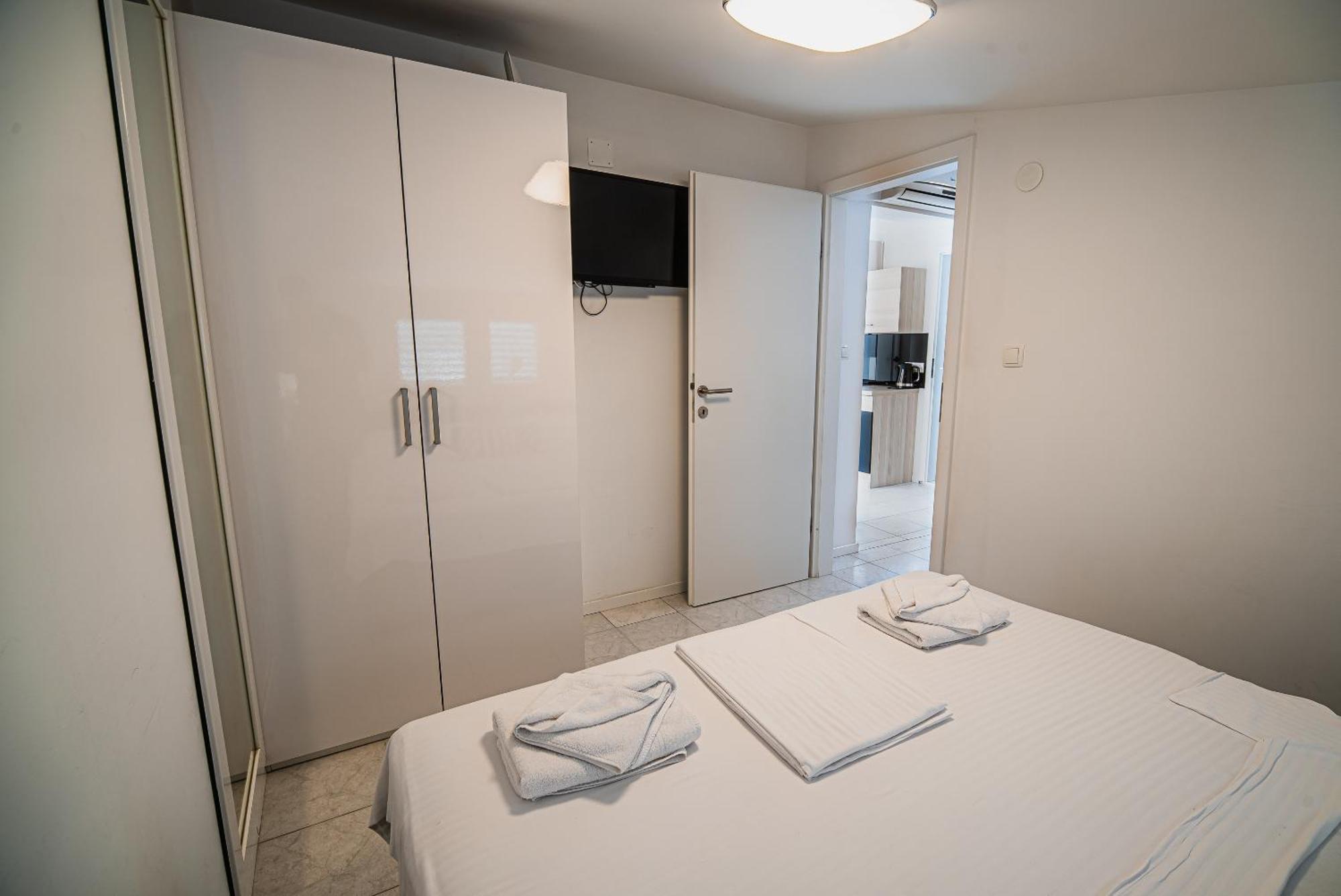 Downtown Park Apartments With Balcony Vodice Oda fotoğraf