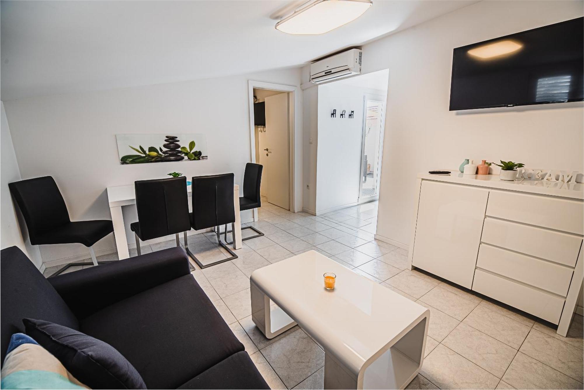 Downtown Park Apartments With Balcony Vodice Oda fotoğraf