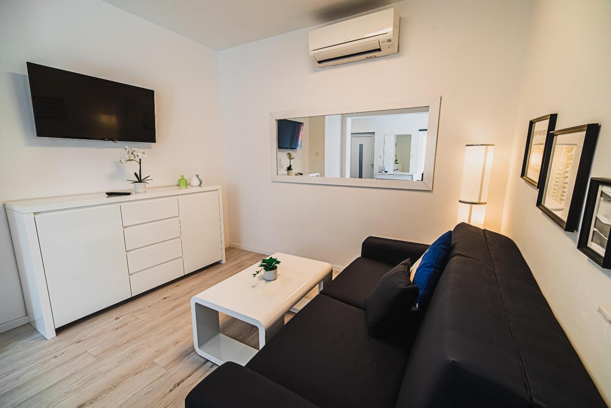 Downtown Park Apartments With Balcony Vodice Oda fotoğraf